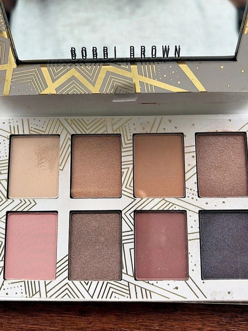 Bobbi Brown Opalescent Dream Eye Shadow Palette 8-Color Eyeshadow Palette